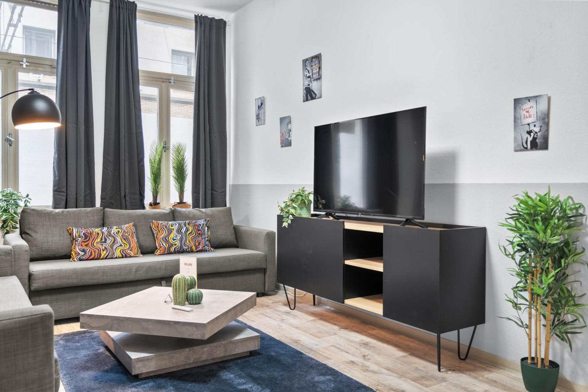 Tolles Design, Hochwertig, Vollausstattung, 3 Zimmer, Grosses Bad & Gaeste-Wc, Grosse Kueche, 3 X Smart Tv, 11 Min Zum Hbf Duisburg Exterior foto