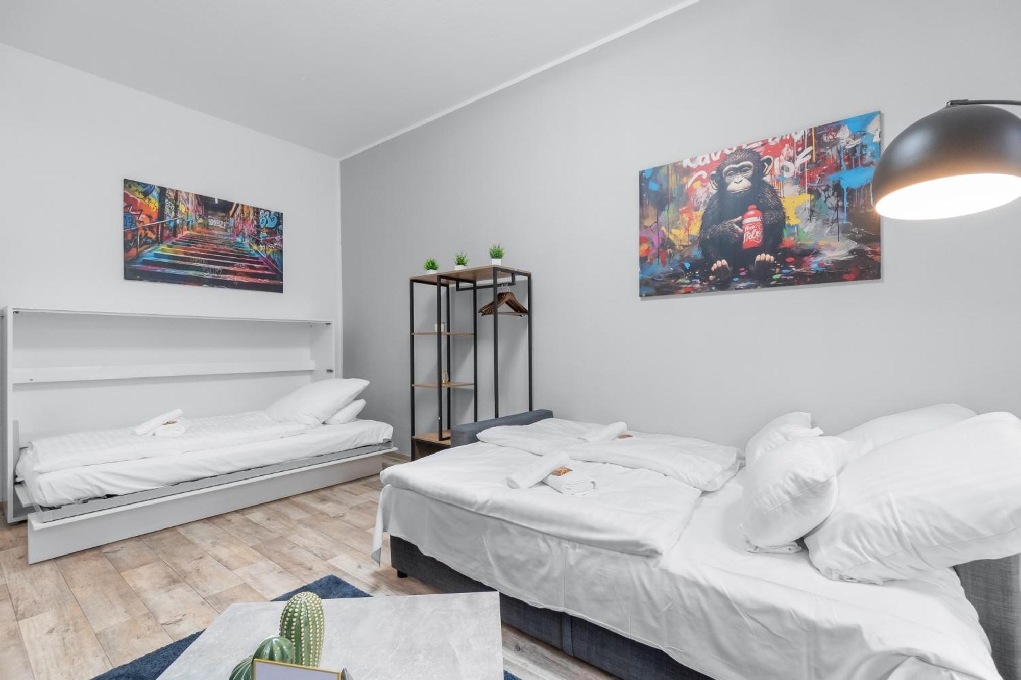 Tolles Design, Hochwertig, Vollausstattung, 3 Zimmer, Grosses Bad & Gaeste-Wc, Grosse Kueche, 3 X Smart Tv, 11 Min Zum Hbf Duisburg Exterior foto
