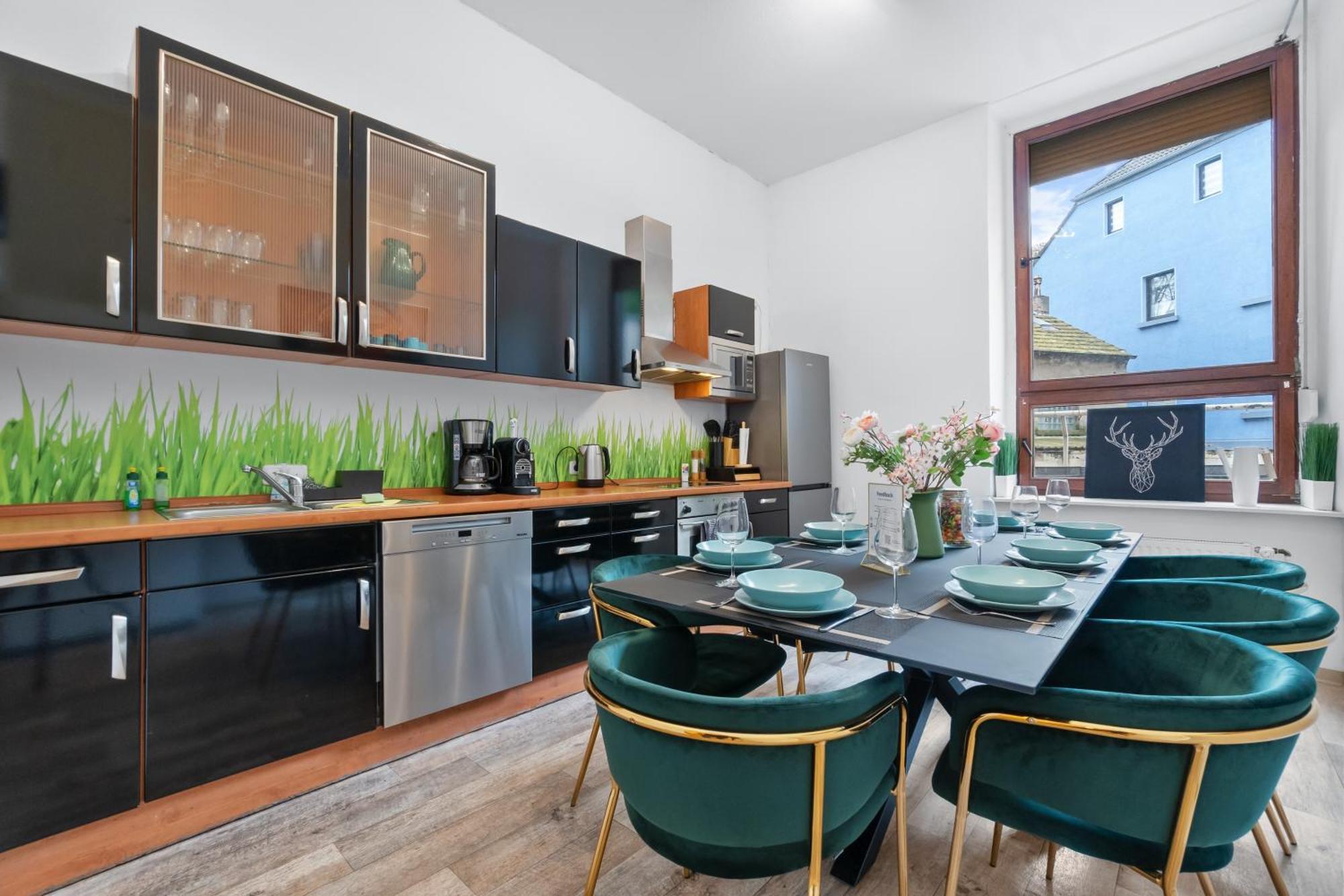 Tolles Design, Hochwertig, Vollausstattung, 3 Zimmer, Grosses Bad & Gaeste-Wc, Grosse Kueche, 3 X Smart Tv, 11 Min Zum Hbf Duisburg Exterior foto